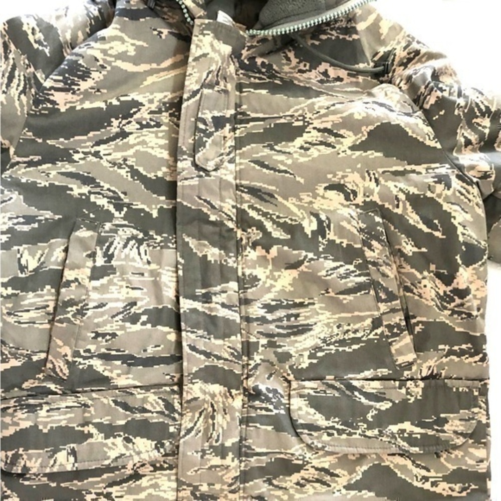 Dakota Outerwear USAF ABU Camo Men's Heavy Winter Coat Size Medium